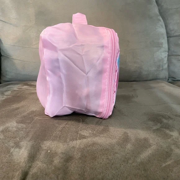 NEW Hello Kitty Travel Bag - Picture 3 of 5